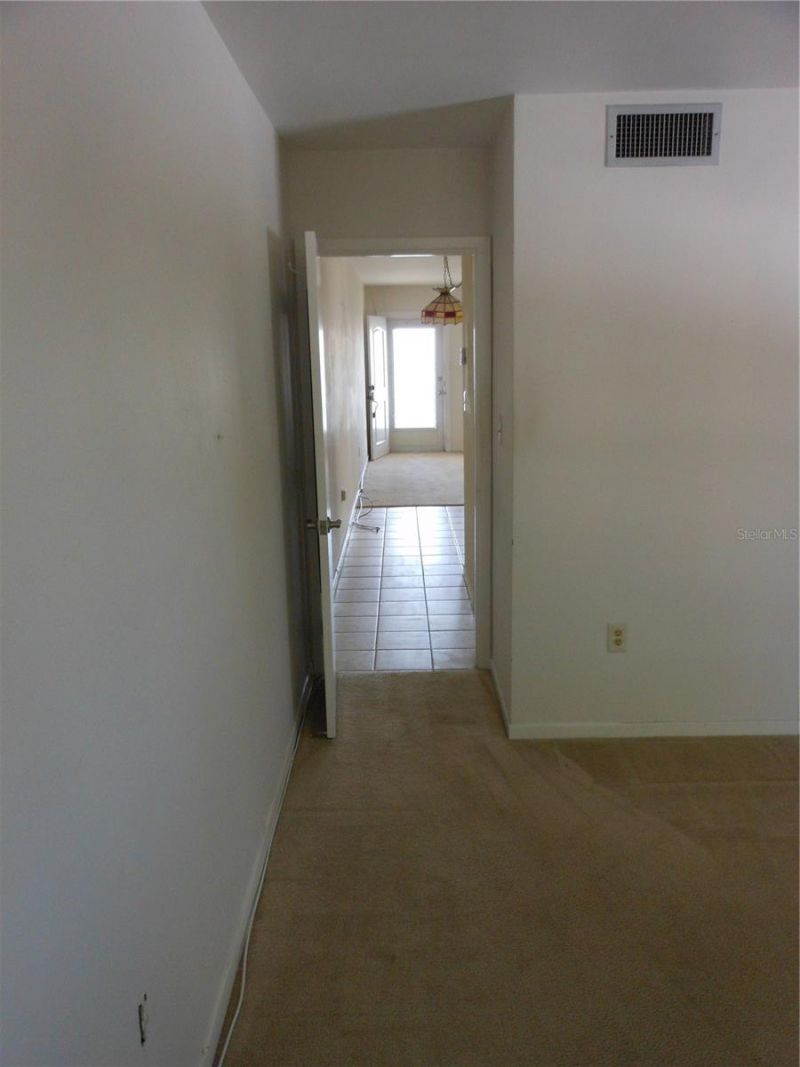 138 36th Avenue N, Unit 206W, Saint Petersburg, FL 33704 Photo