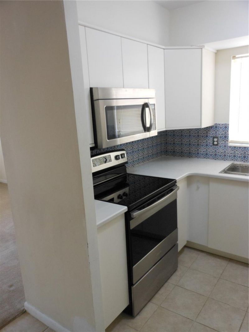 138 36th Avenue N, Unit 206W, Saint Petersburg, FL 33704 Photo