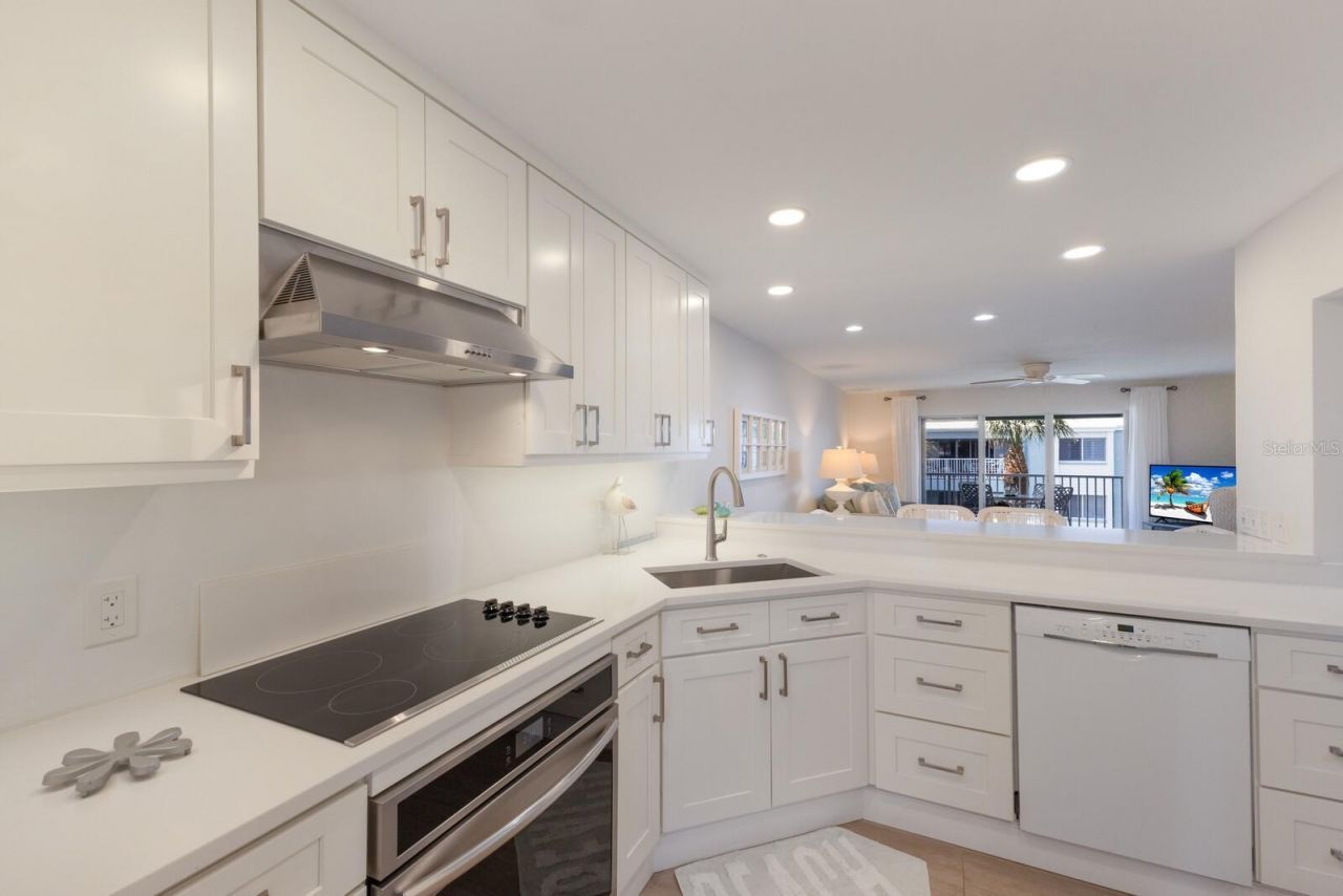 7000 Gulf Drive, Unit 205, Holmes Beach, FL 34217 Photo