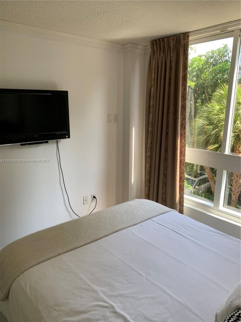 2951 S Bayshore Dr, Unit 417, Miami, FL 33133 Photo