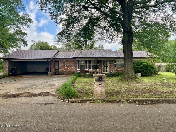 207 Gerald Drive, Greenwood, MS 38930