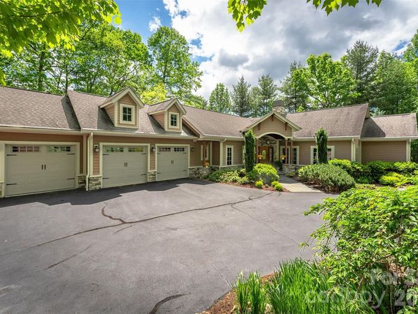 168 Chattooga Run, Hendersonville, NC 28739