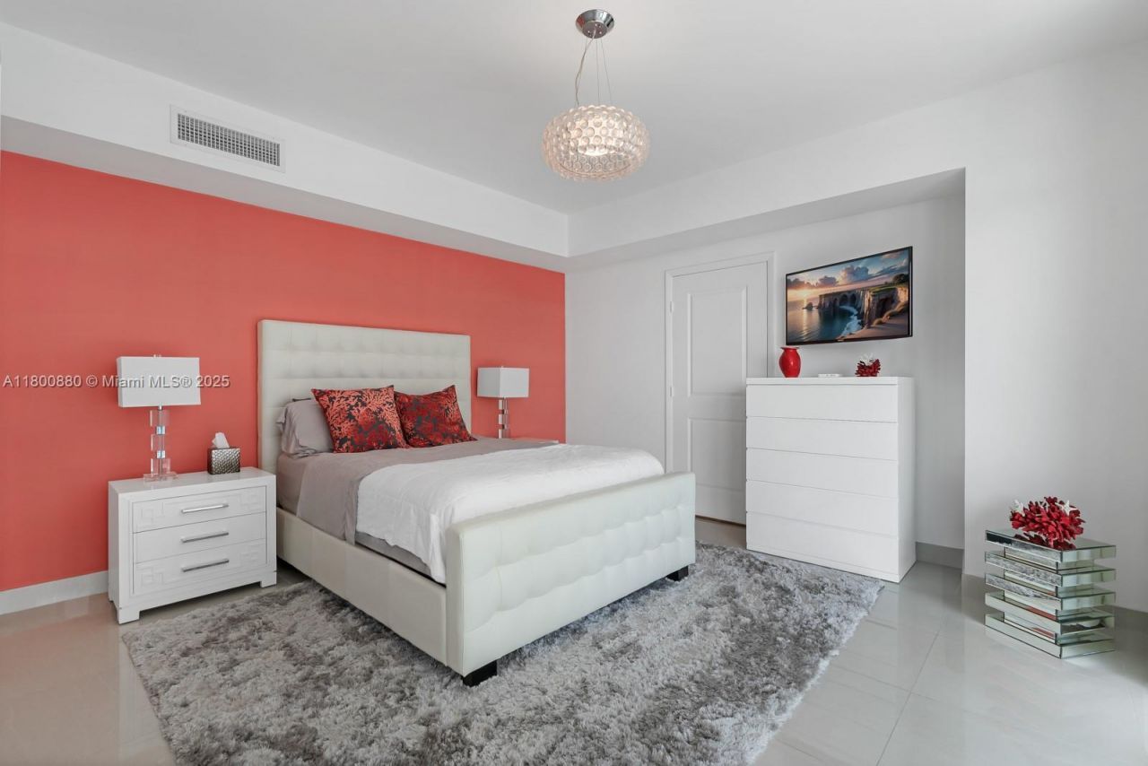 3737 Collins Ave, Unit S-503, Miami Beach, FL 33140 Photo