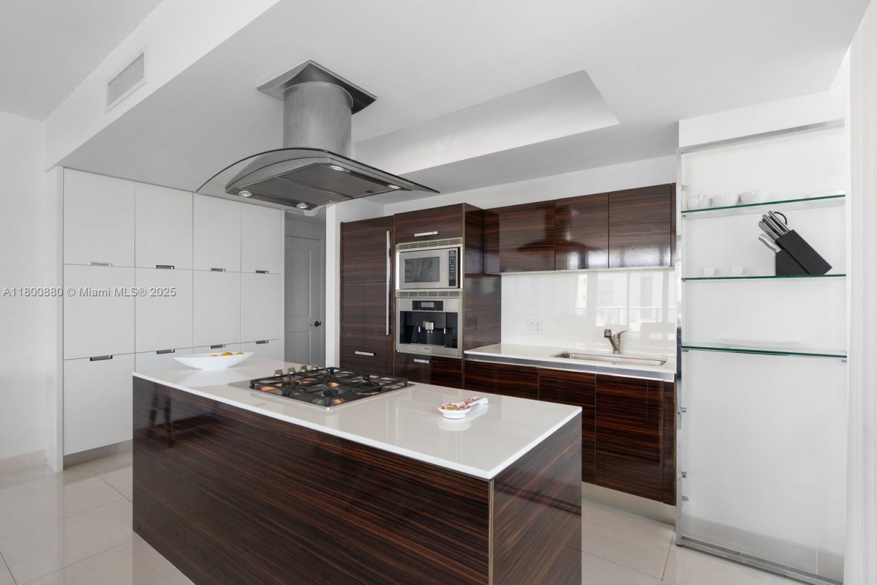 3737 Collins Ave, Unit S-503, Miami Beach, FL 33140 Photo