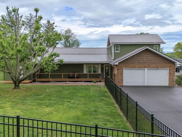 476 Sportsman Dock Road, Piney Flats, TN 37686