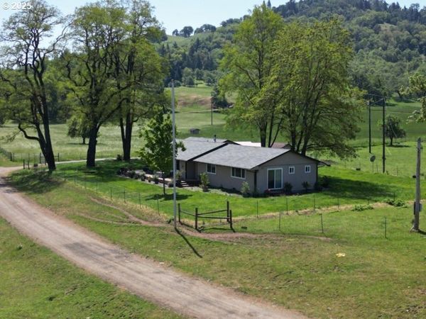 1104 RIO NES LN, Roseburg, OR 97470