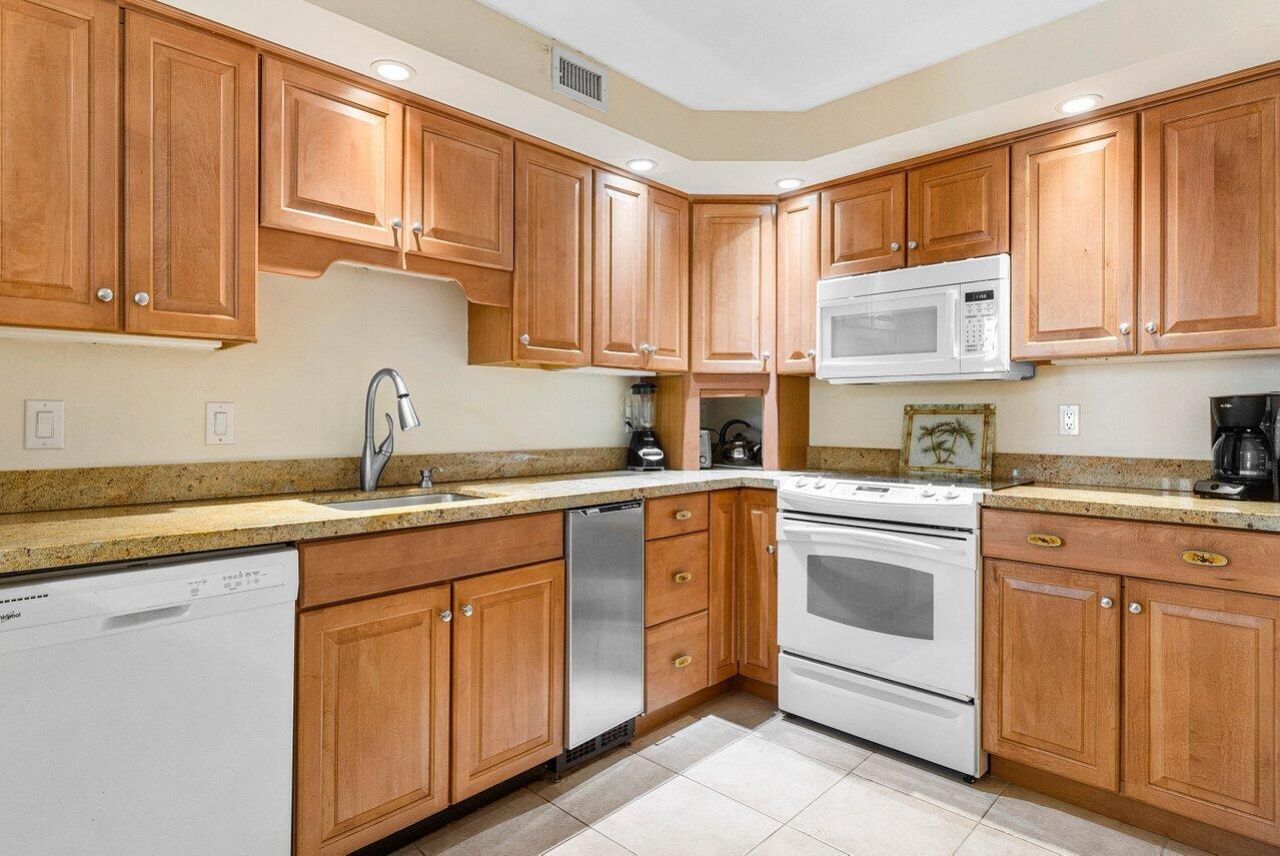 2800 N Ocean Drive, Unit B-4a, Singer Island, FL 33404 Photo