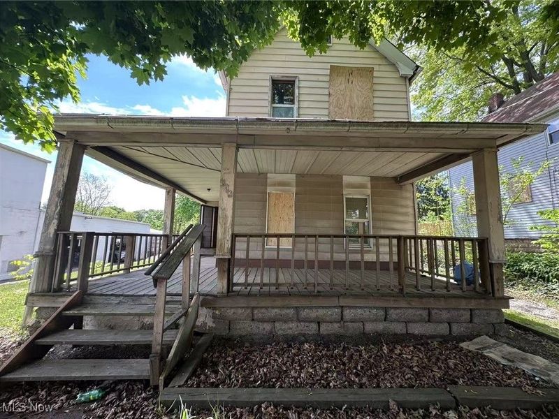 906 E Buchtel Avenue, Akron, OH 44305 Photo 1