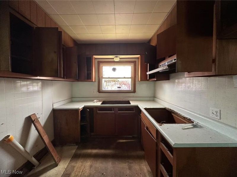 906 E Buchtel Avenue, Akron, OH 44305 Photo 13