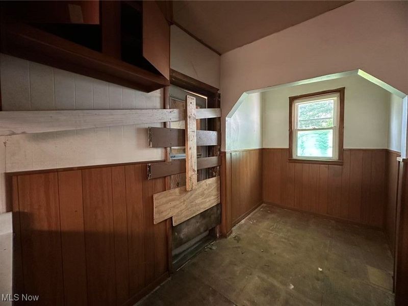 906 E Buchtel Avenue, Akron, OH 44305 Photo 14