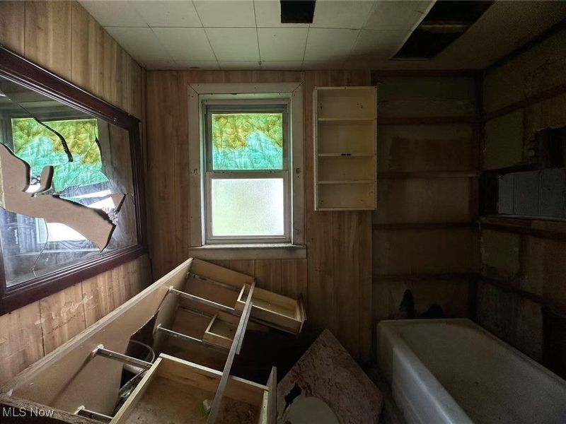 906 E Buchtel Avenue, Akron, OH 44305 Photo 19