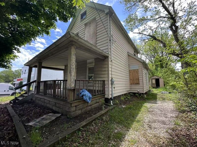 906 E Buchtel Avenue, Akron, OH 44305 Photo 2