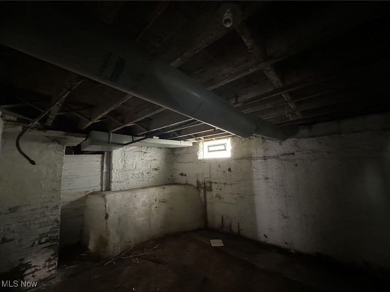 906 E Buchtel Avenue, Akron, OH 44305 Photo 24