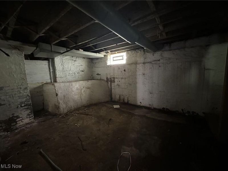 906 E Buchtel Avenue, Akron, OH 44305 Photo 26