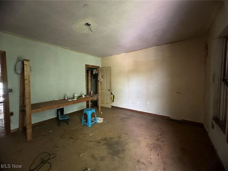 906 E Buchtel Avenue, Akron, OH 44305 Photo 9