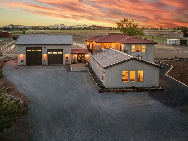 24166 Dodds Road, Bend, OR 97701