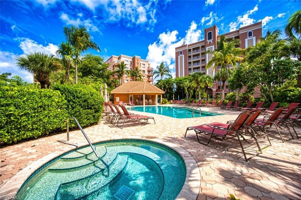 14817 Laguna Dr, Unit 403, Fort Myers, FL 33908 Photo