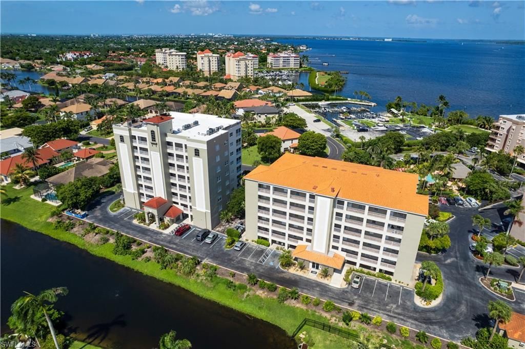 14817 Laguna Dr, Unit 403, Fort Myers, FL 33908 Photo