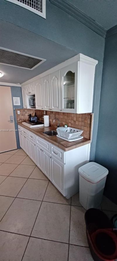 19201 Collins Ave, Unit 1105, Sunny Isles Beach, FL 33160 Photo