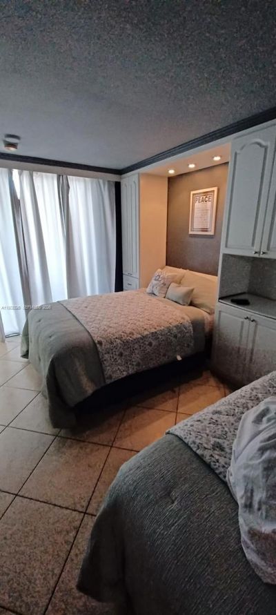 19201 Collins Ave, Unit 1105, Sunny Isles Beach, FL 33160 Photo