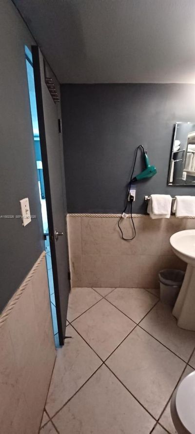 19201 Collins Ave, Unit 1105, Sunny Isles Beach, FL 33160 Photo