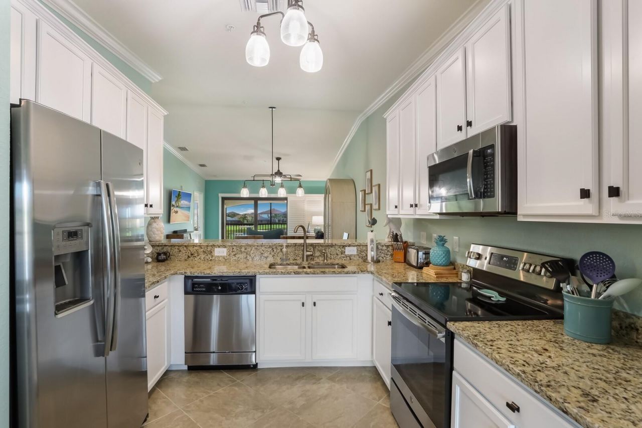 5557 Palmer Circle, Unit 202, Bradenton, FL 34211 Photo