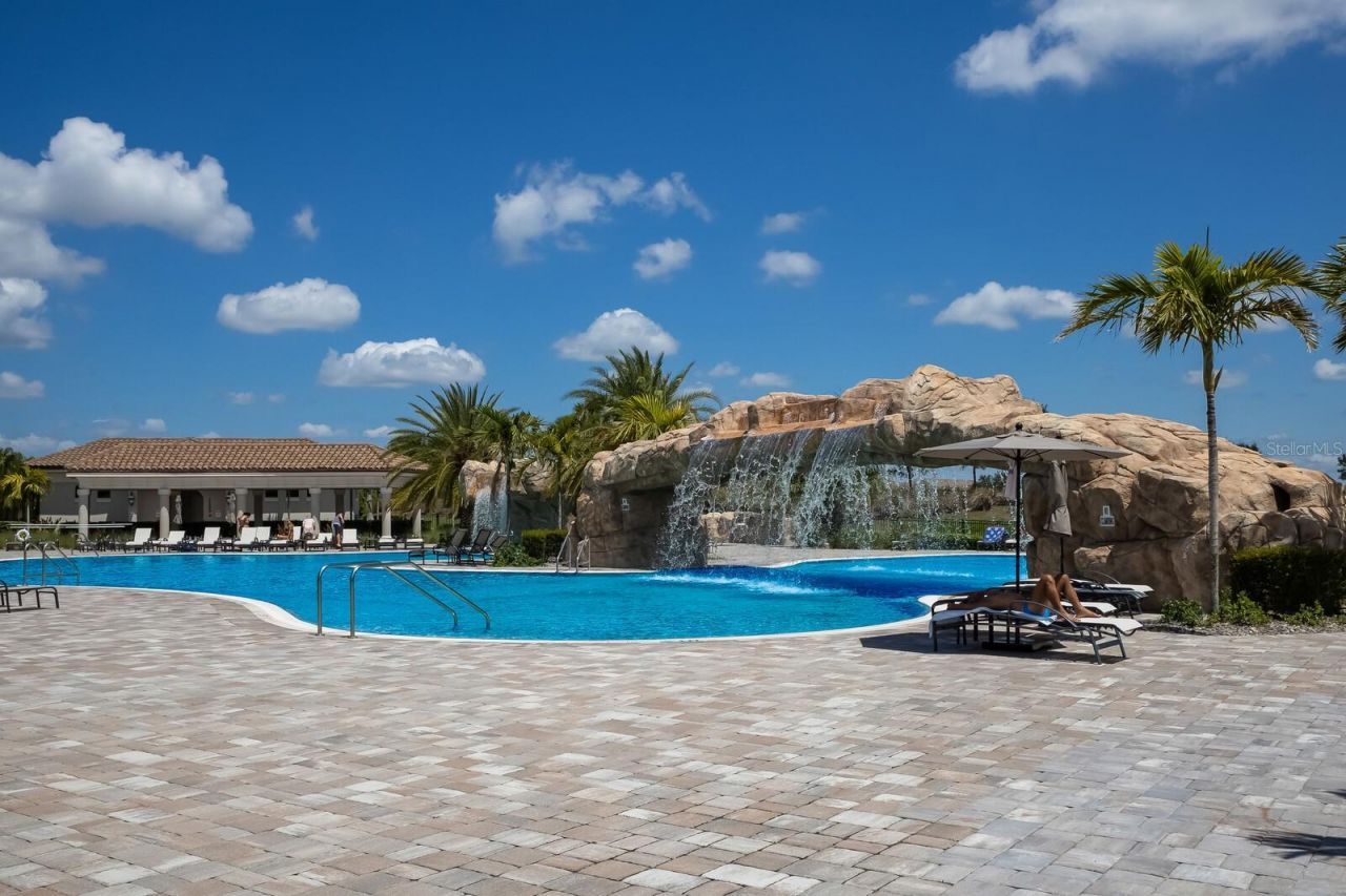 5557 Palmer Circle, Unit 202, Bradenton, FL 34211 Photo