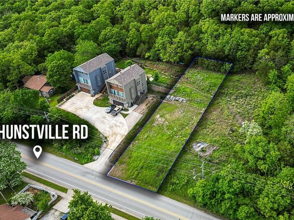 1066 E Huntsville Road, Fayetteville, AR 72701