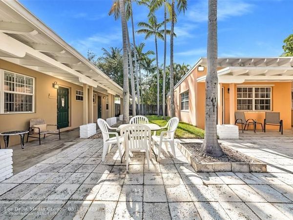 805 NE 17th Ave, Unit 4, Fort Lauderdale, FL 33304