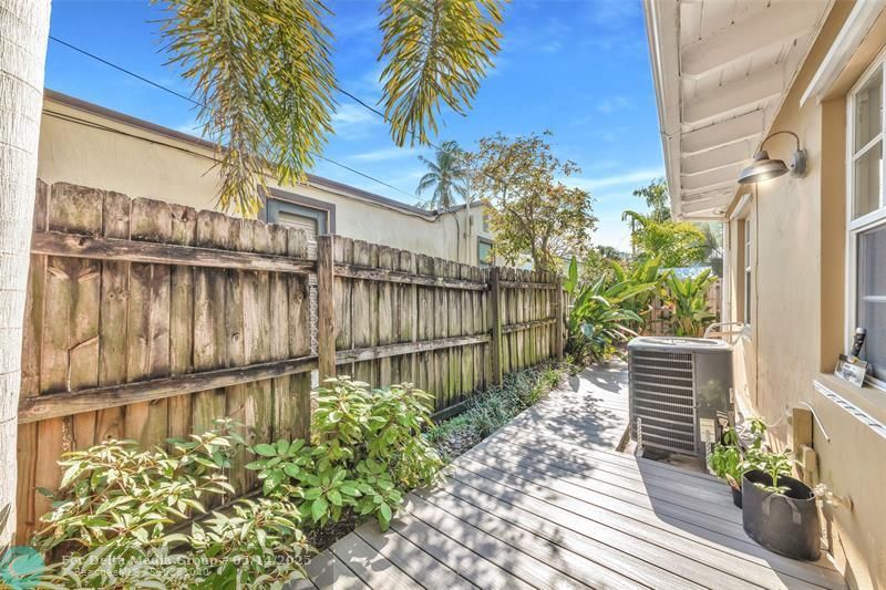 805 NE 17th Avenue, Unit 4, Fort Lauderdale, FL 33304 Photo