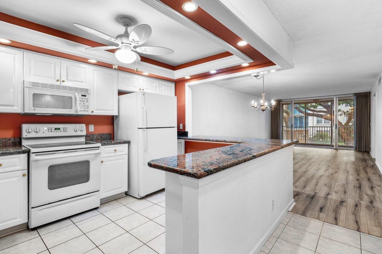 2008 S Federal Highway, Unit 206, Boynton Beach, FL 33435 Photo