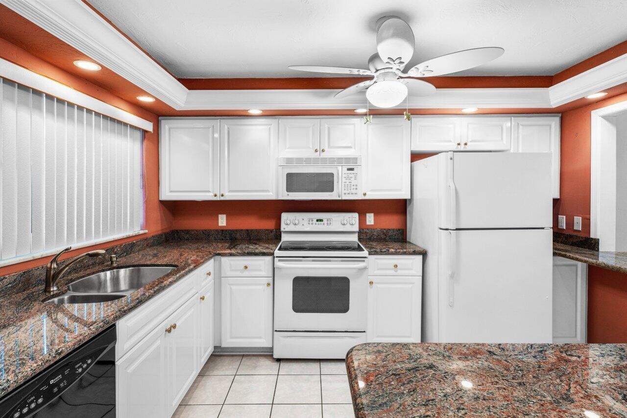 2008 S Federal Highway, Unit 206, Boynton Beach, FL 33435 Photo