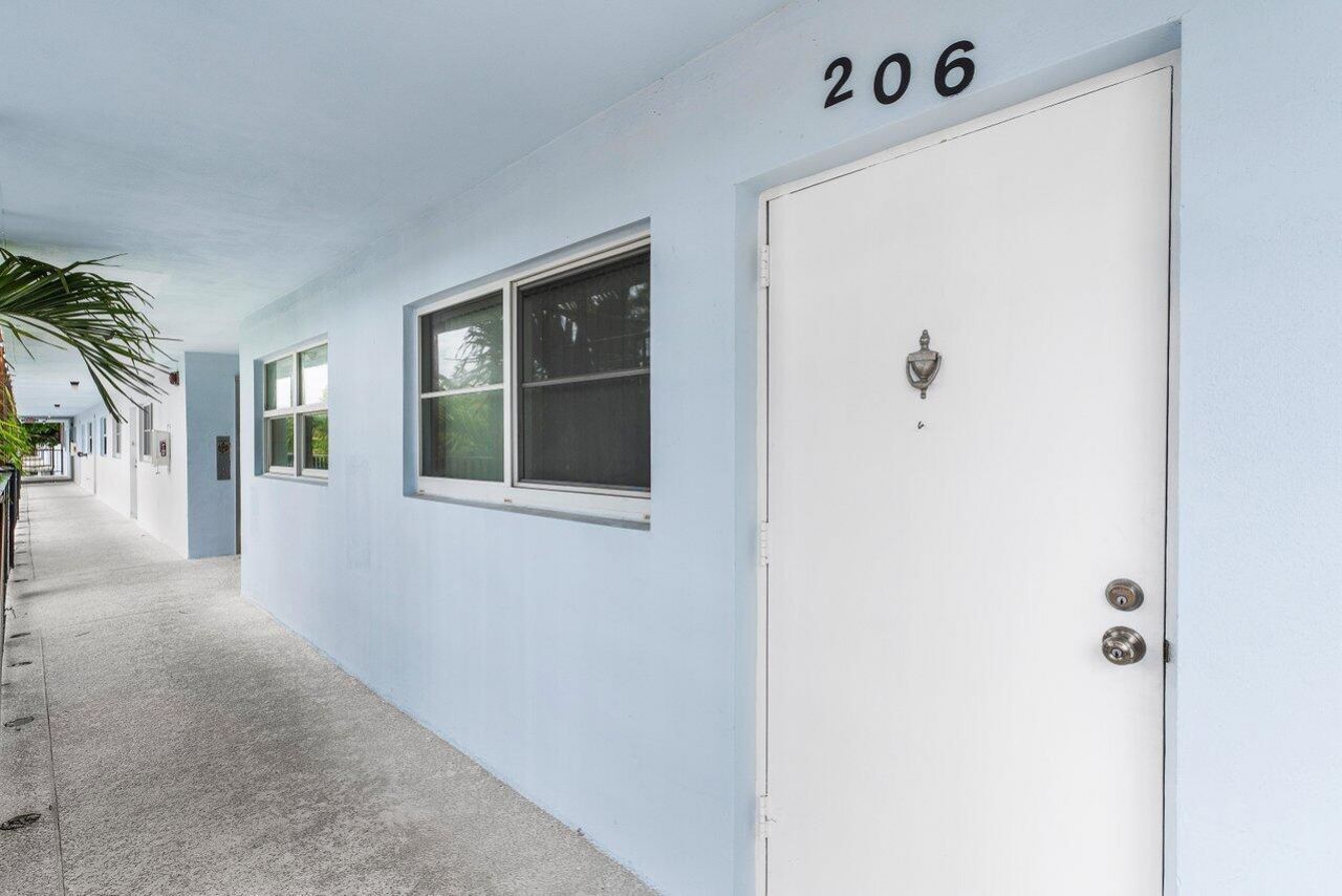 2008 S Federal Highway, Unit 206, Boynton Beach, FL 33435 Photo