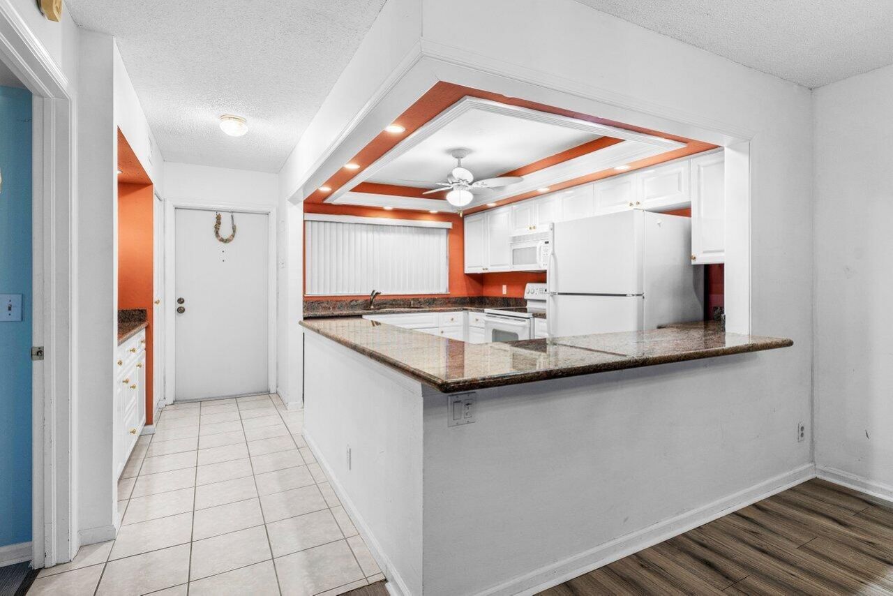 2008 S Federal Highway, Unit 206, Boynton Beach, FL 33435 Photo