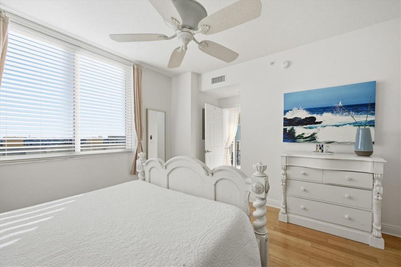 800 N Tamiami Trail, Unit 604, Sarasota, FL 34236 Photo