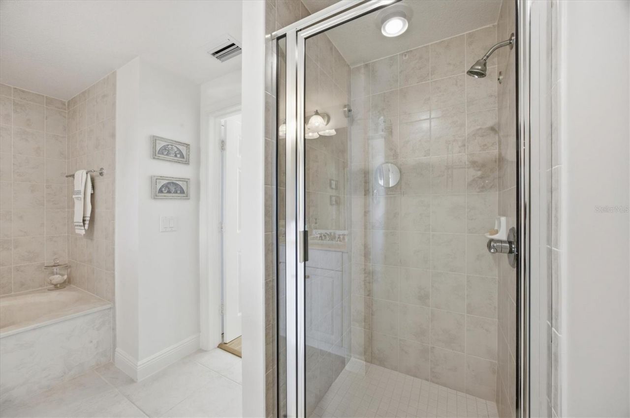 800 N Tamiami Trail, Unit 604, Sarasota, FL 34236 Photo