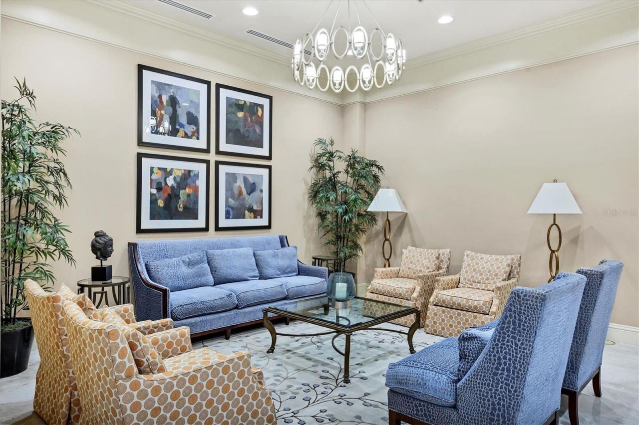 800 N Tamiami Trail, Unit 604, Sarasota, FL 34236 Photo