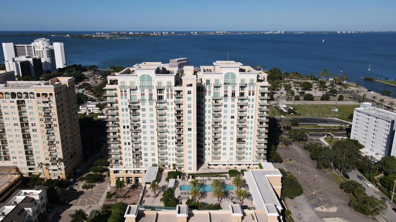 800 N Tamiami Trail, Unit 604, Sarasota, FL 34236 Photo