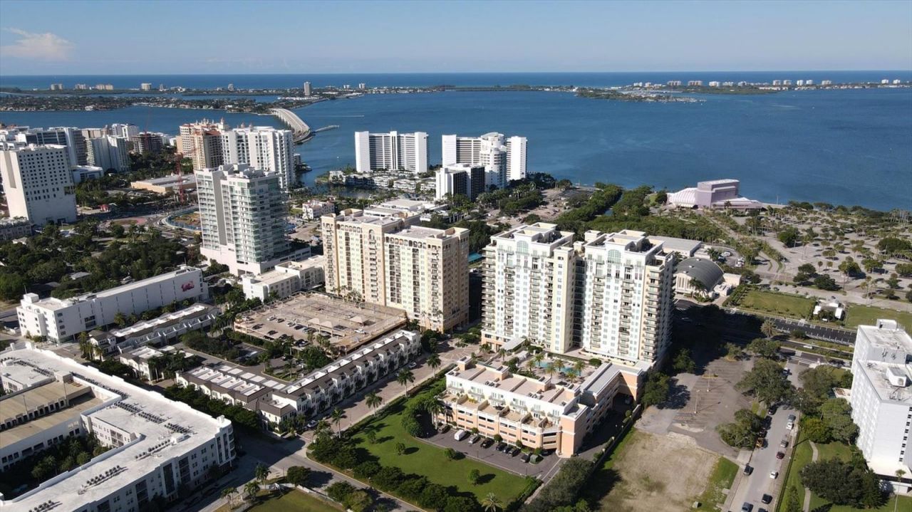 800 N Tamiami Trail, Unit 604, Sarasota, FL 34236 Photo