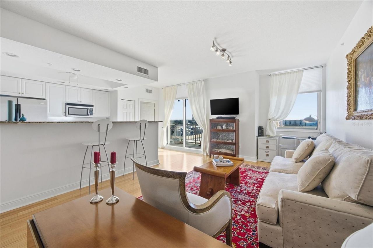 800 N Tamiami Trail, Unit 604, Sarasota, FL 34236 Photo