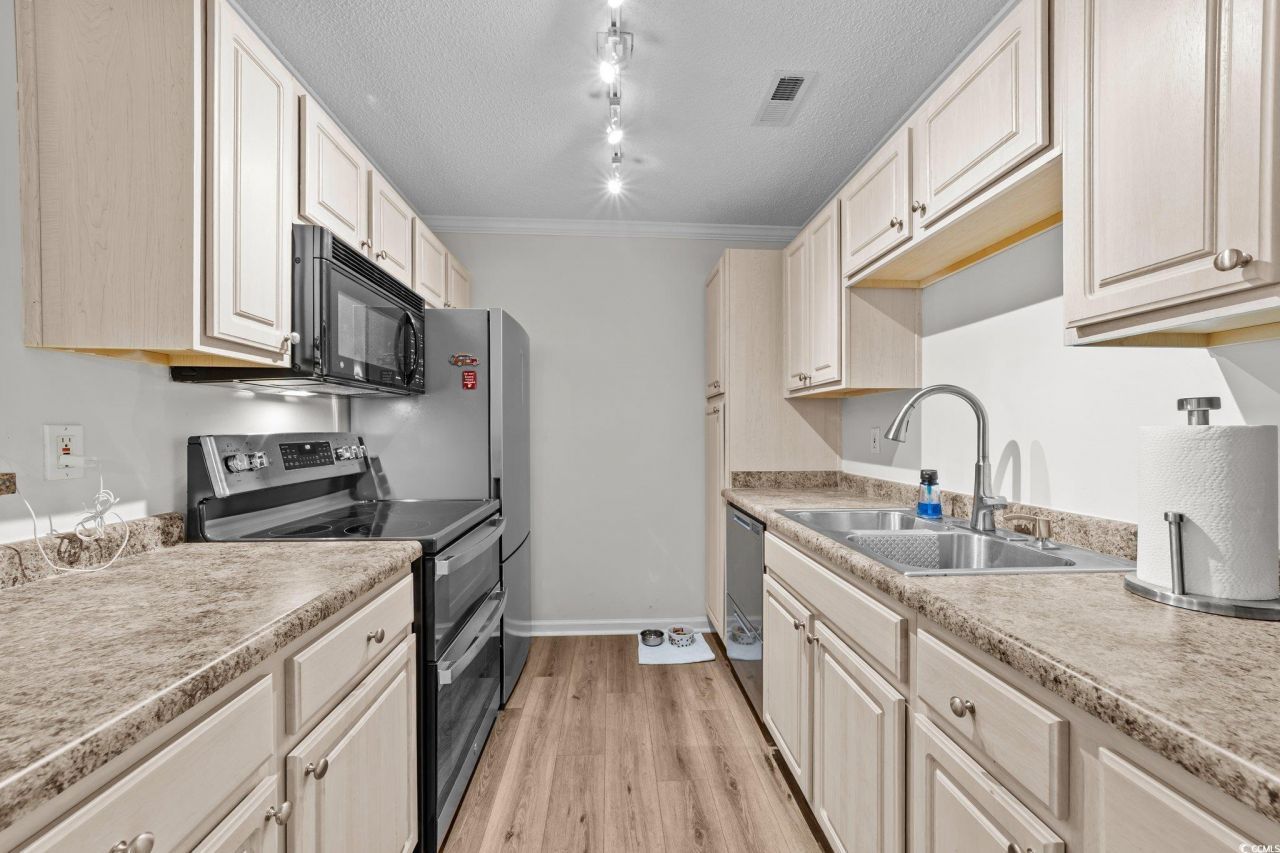 3795 Hitchcock Way Photo 9