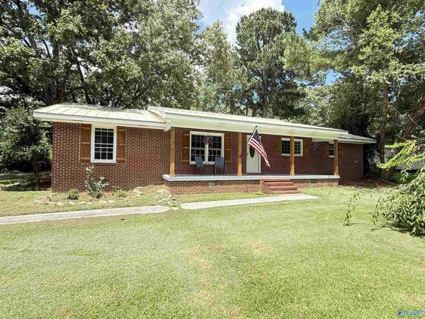403 SW Arcadia Street, Hartselle, AL 35640