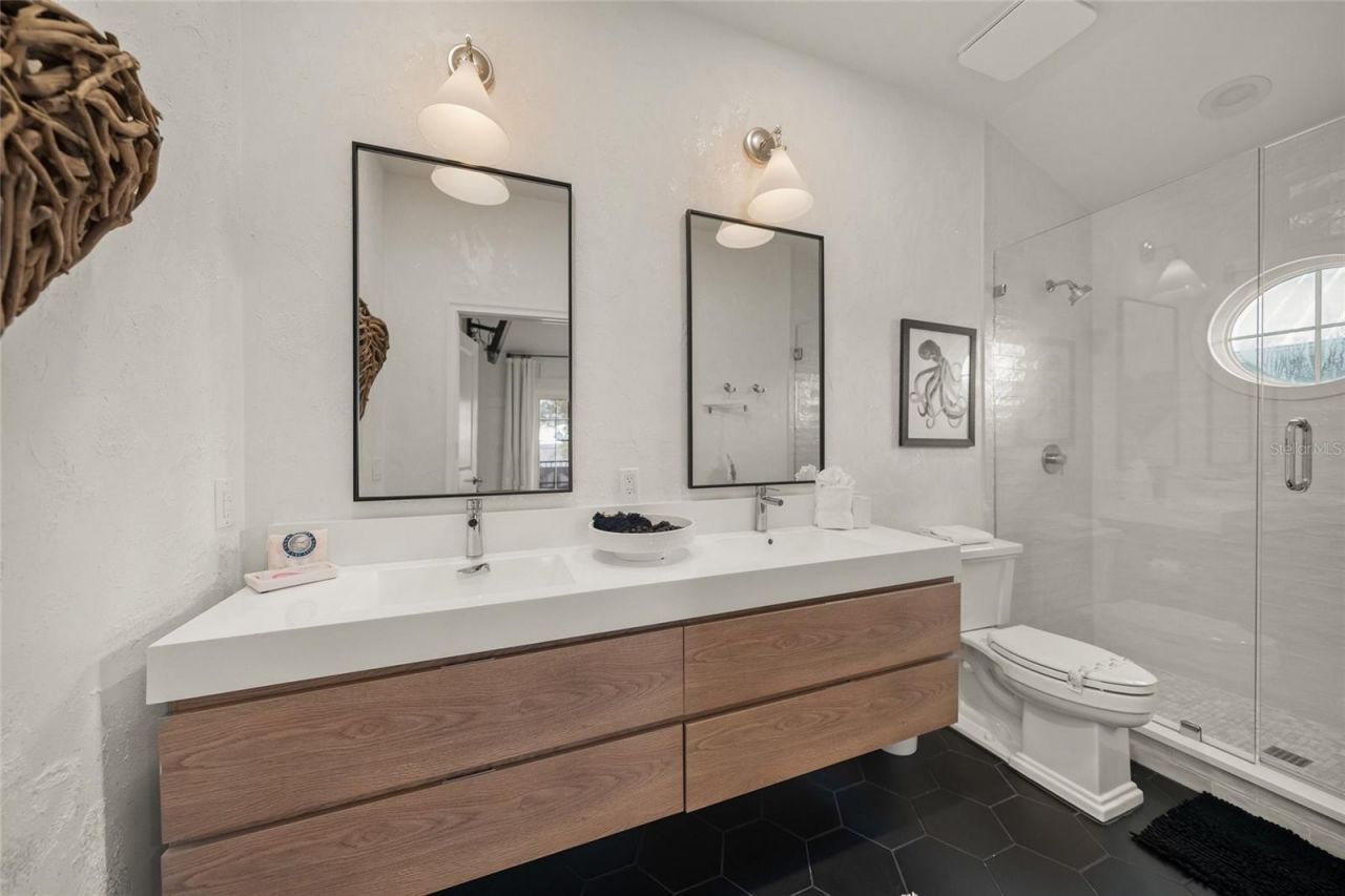 120 White Avenue, Anna Maria, FL 34216 Photo