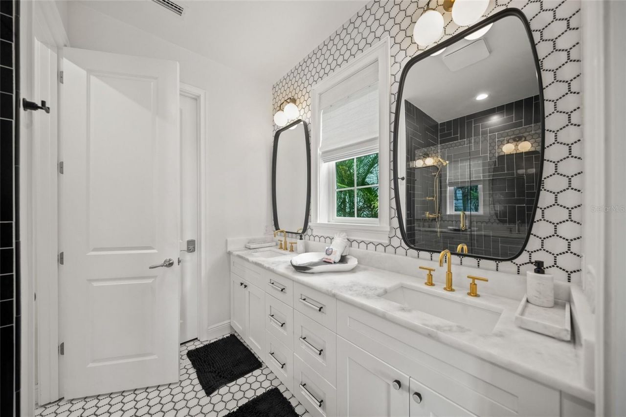 120 White Avenue, Anna Maria, FL 34216 Photo