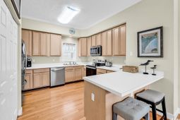 17 South Oak Dr. photo 4