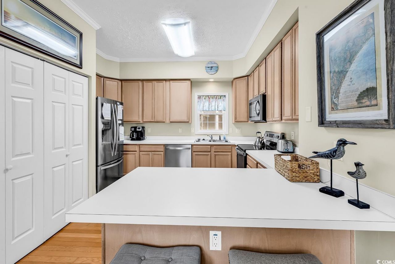 17 South Oak Dr. Photo 4