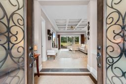 7253 Seville Dr. photo 4