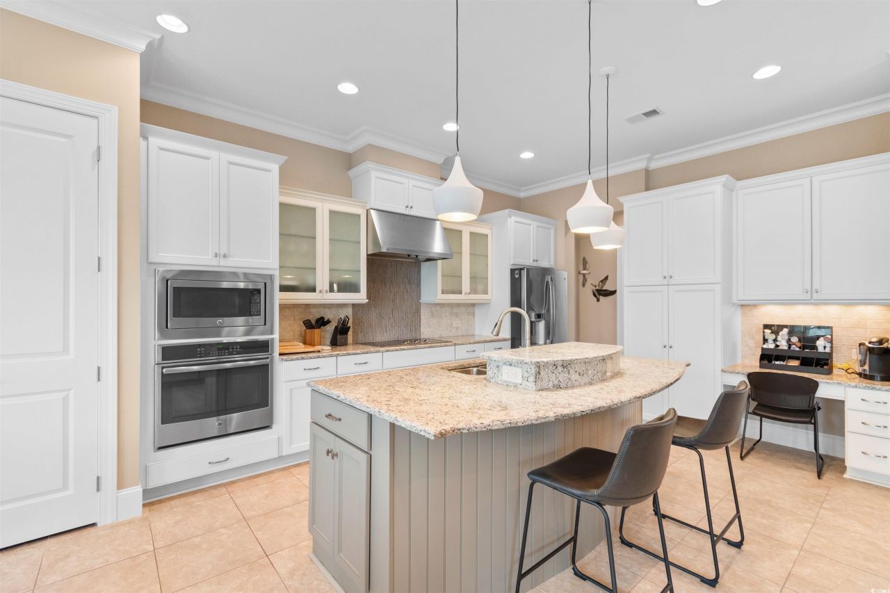 7253 Seville Dr. Photo 9