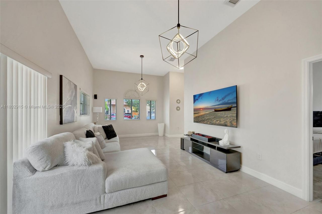 1130 NE 41st Ave, Homestead, FL 33033 Photo