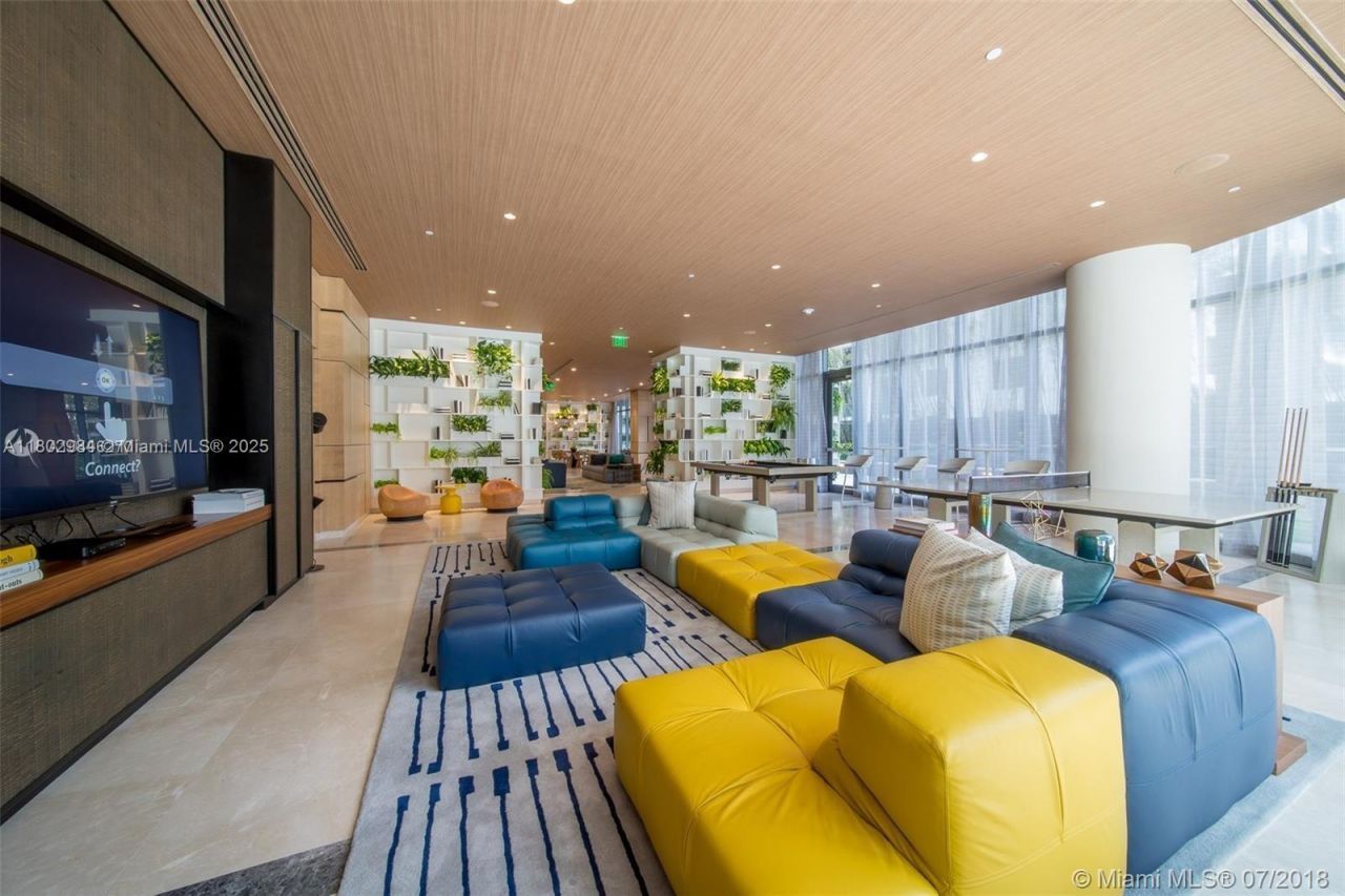 55 SW 9th St, Unit 3409, Miami, FL 33130 Photo